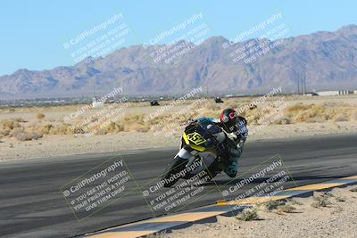 media/Jan-10-2025-CVMA Friday Practice (Fri) [[489e0da257]]/Group 4 and Trackday/Session 2 (Turn 4 Inside)/